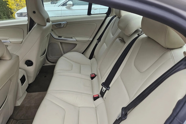 Volvo S60 cena 53505 przebieg: 143680, rok produkcji 2014 z Skoczów małe 232